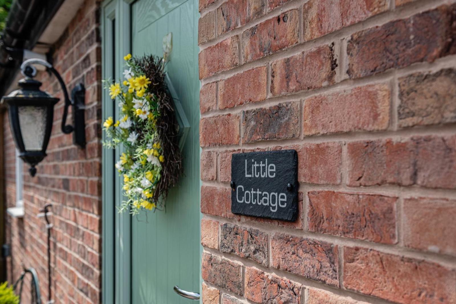 Quiet Self Contained Cottage Near Delamere Forest 커딩턴 외부 사진