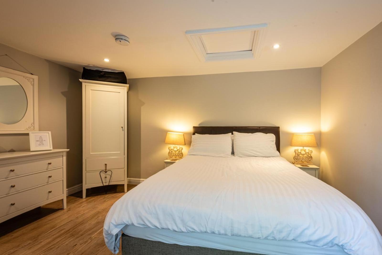 Quiet Self Contained Cottage Near Delamere Forest 커딩턴 외부 사진